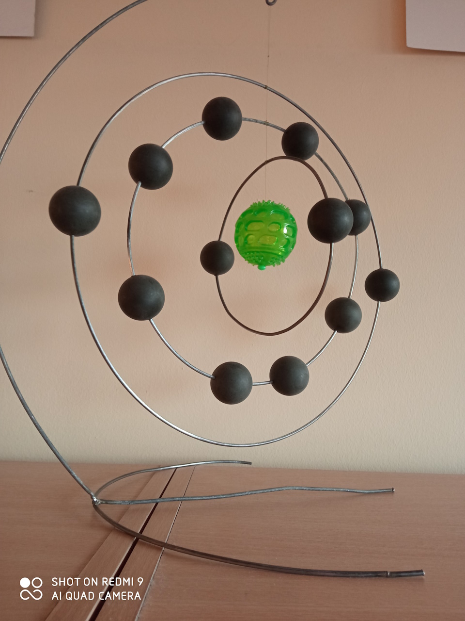 Praca ucznia dot. atomów