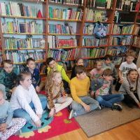 Uczniowie z wizytą w skrzyszowskiej filii Biblioteki Gminnej (2)