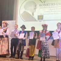 Uczniowie biorący udział w gminnym konkursie gwary. (10)