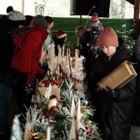 Jarmark zorganizowany przez rodziców, nauczycieli i uczniów naszej szkoły. (14)