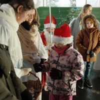 Jarmark zorganizowany przez rodziców, nauczycieli i uczniów naszej szkoły. (10)