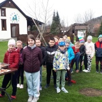 Uczniowie klas drugich w czasie wycieczki do Brennej. (7)