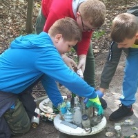 Uczniowie w czasie sprzątania świata. (15)