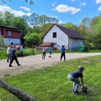 Majówka klas drugich w leśniczówce (13)