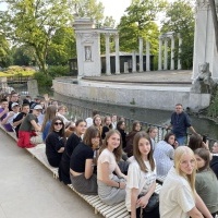 Uczniowie klas ósmych w czasie wycieczki do stolicy. (9)
