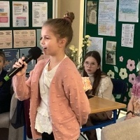 Szkolny Dzień Poezji- występy uczniów i nauczycieli (12)